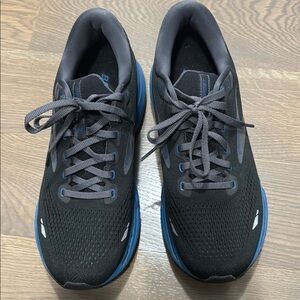 Brooks Black and Blue Athletic Shoes with Cushioned Support